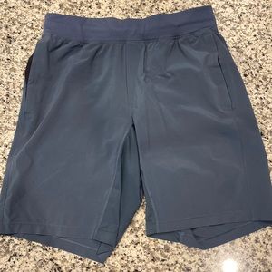 Men’s Lululemon 9” T.H.E. shorts - Medium